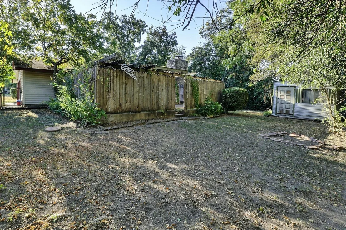 Photo of 6918 Vassar DR