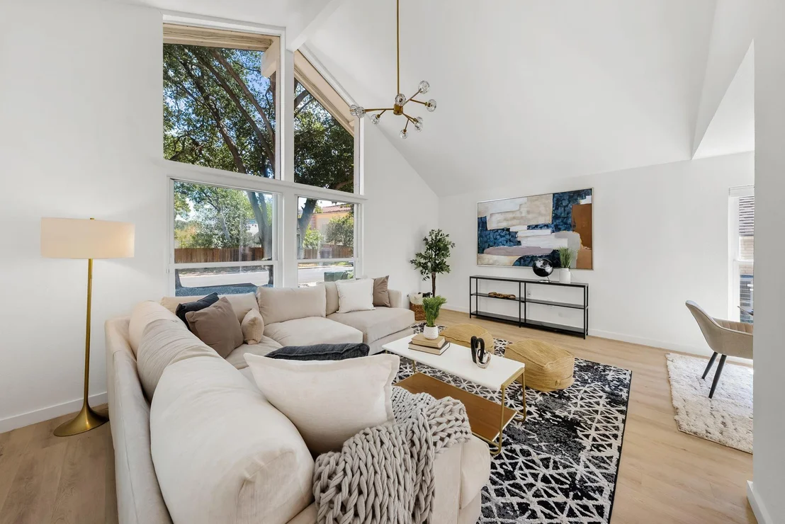 Photo of 1111 Quail Park DR