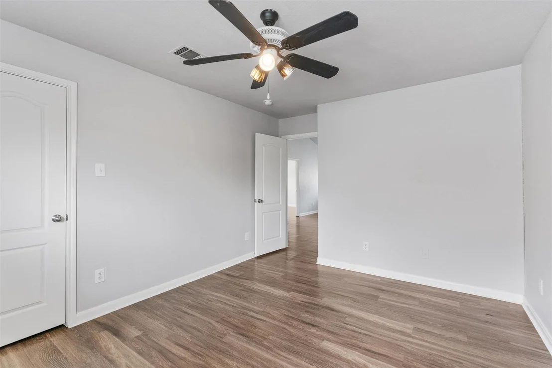 Photo of 198 Covent DR