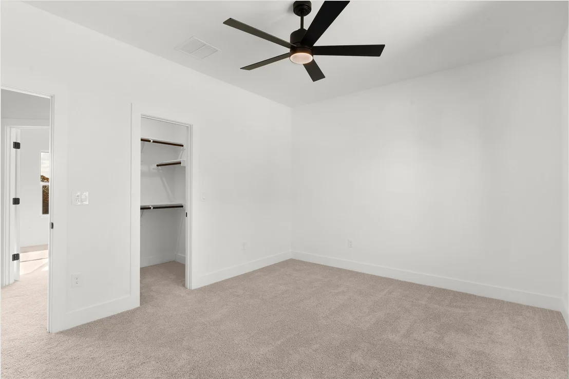 Photo of 107 Carmen CV