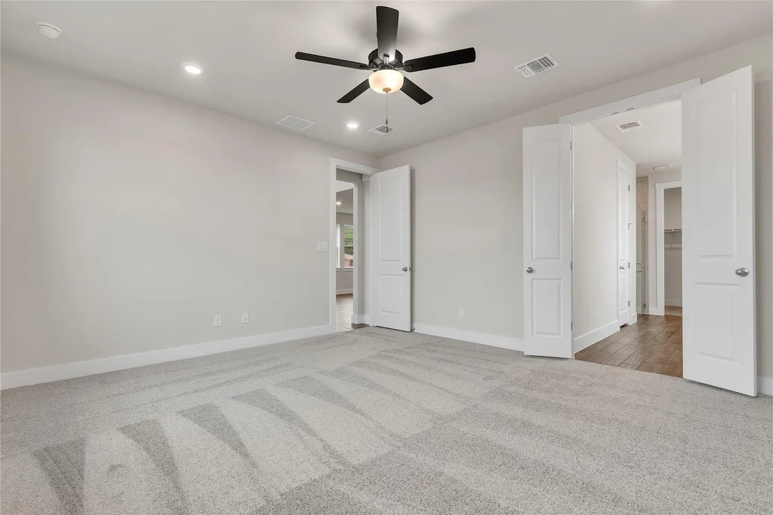 Photo of 8424 Red Bottle Brush RD