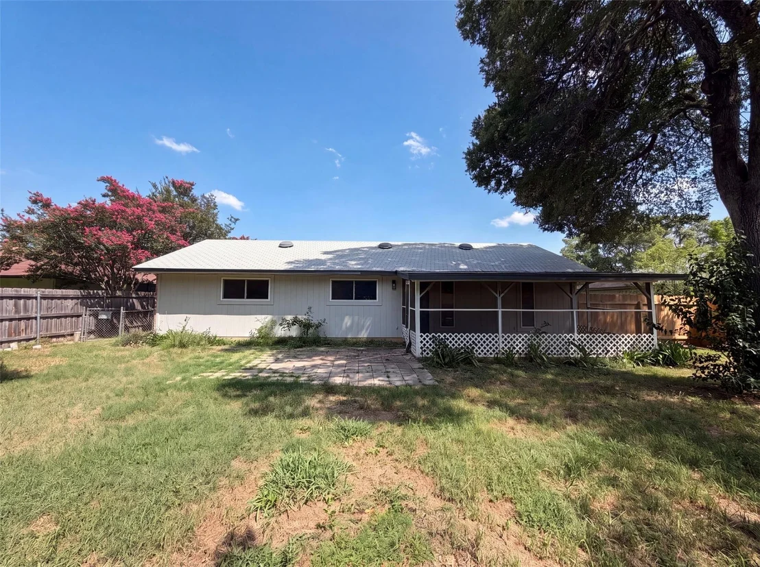 Photo of 501 E Central DR