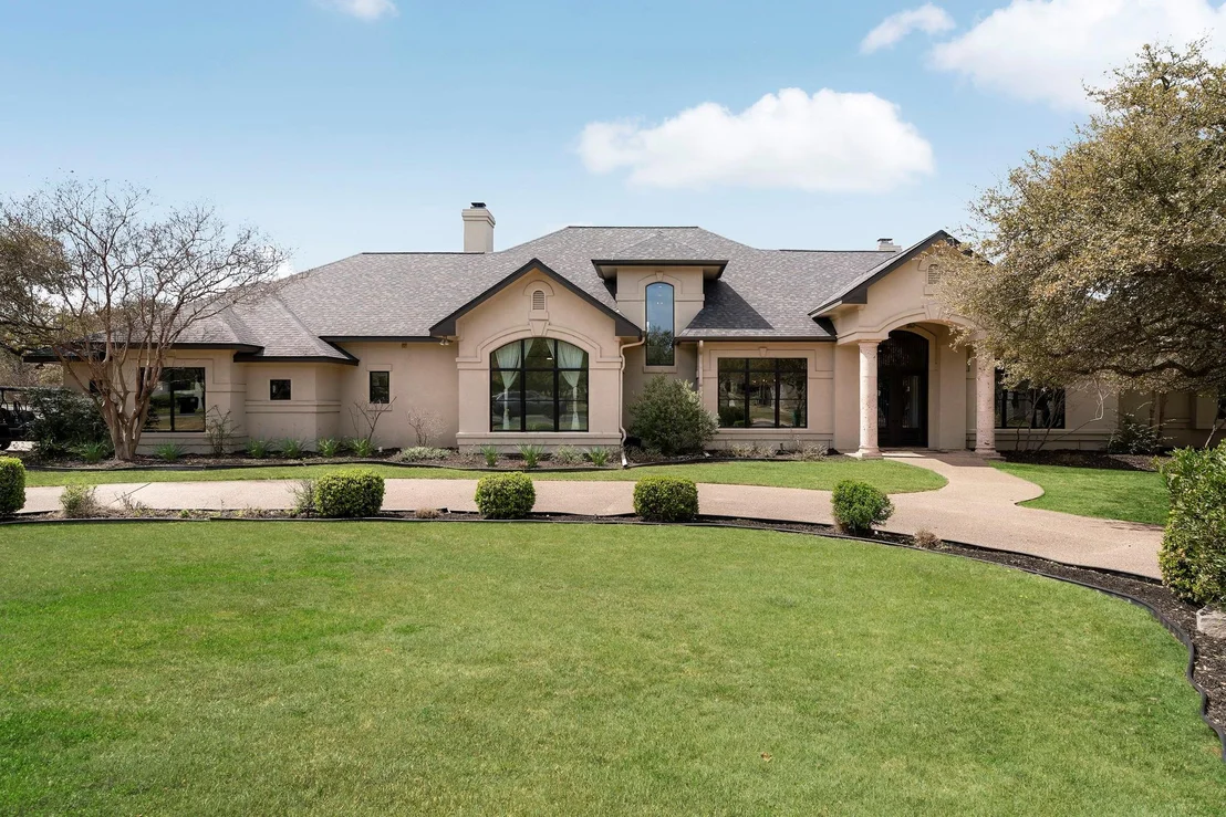 Photo of 551 Pemberton WAY