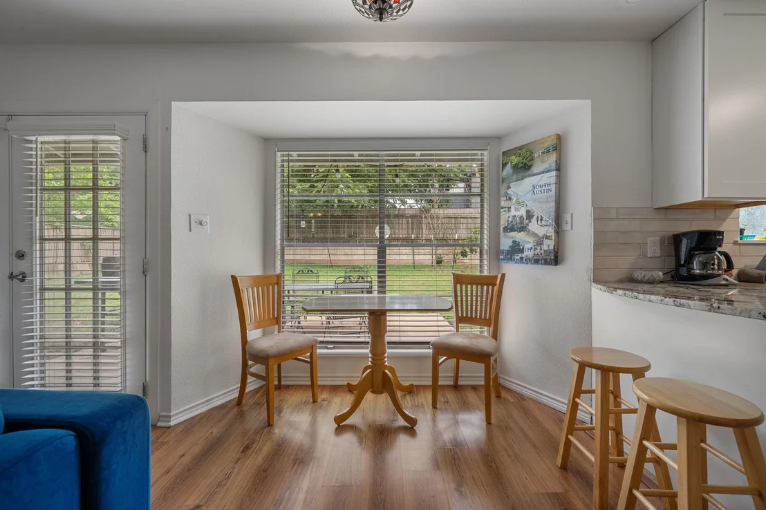 Photo of 1913 Edgeware DR