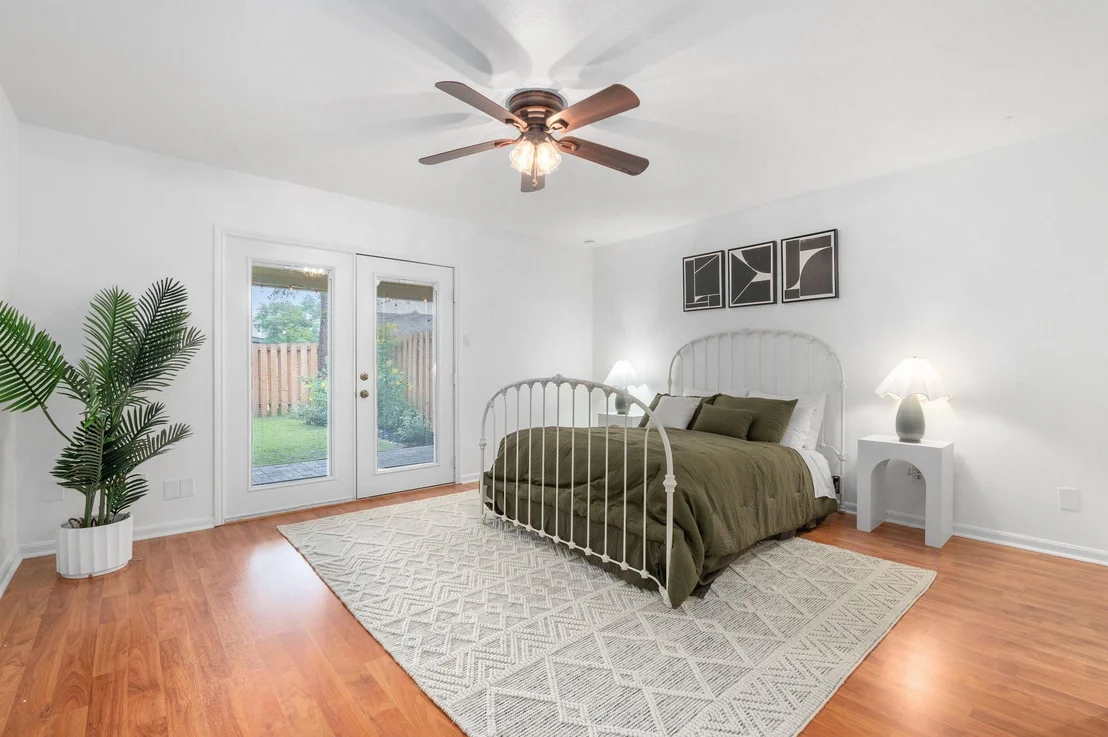 Photo of Unit E at 11127 Pinehurst DR