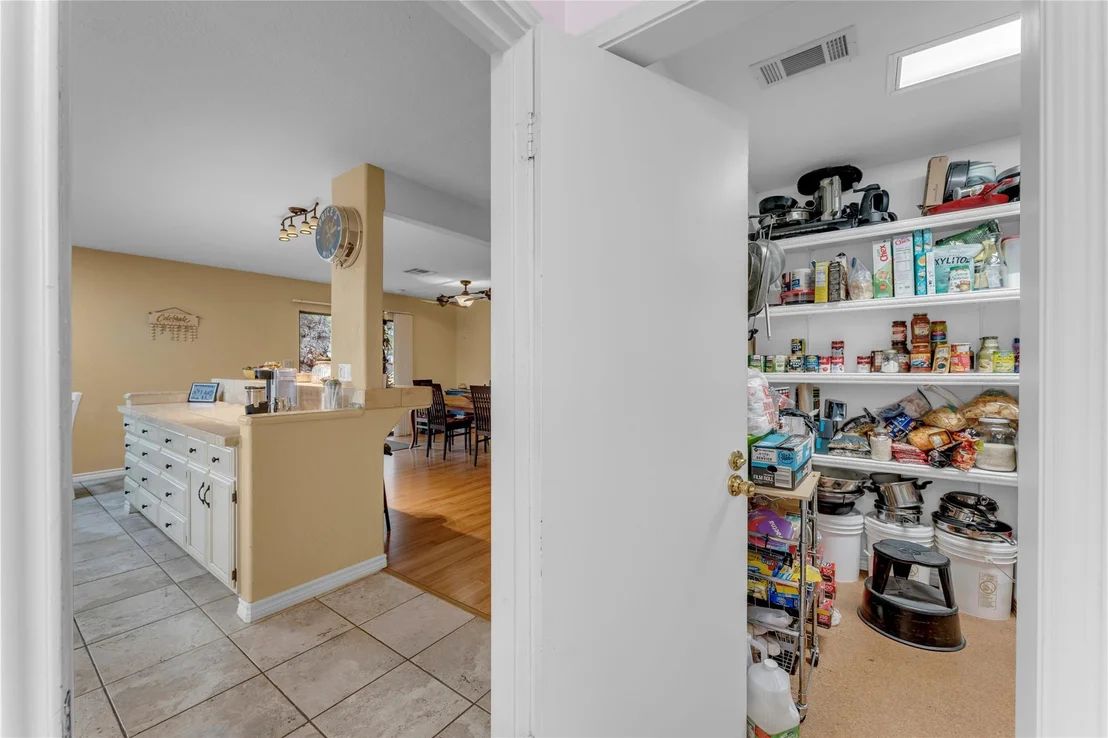 Photo of 312 Apache DR