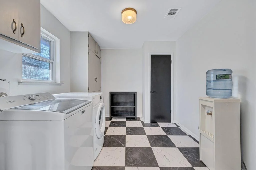 Photo of 309 W Avenue H Ave