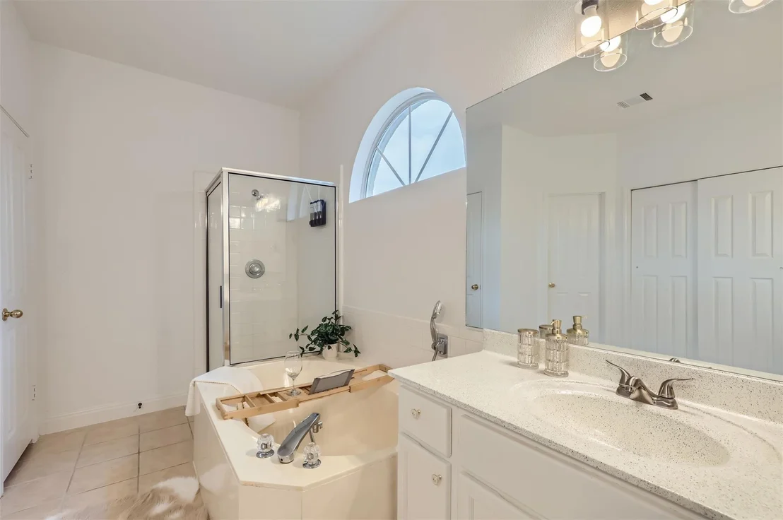 Photo of 1016 Thackeray LN