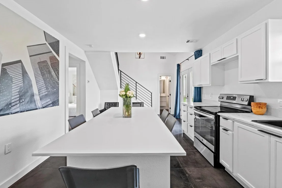 Photo of 150 Huntclub DR