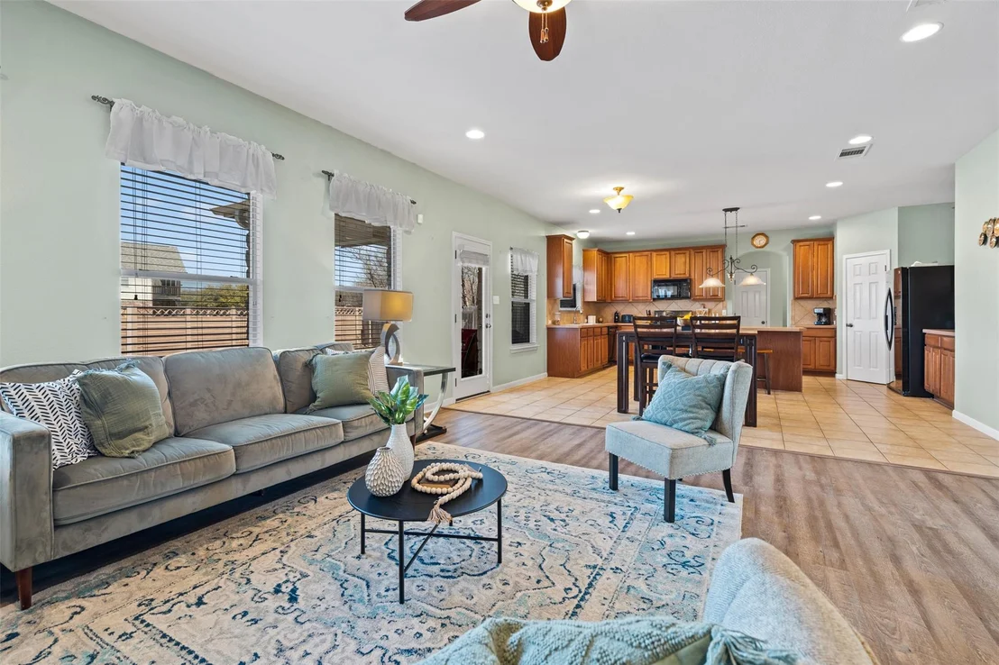 Photo of 4121 Meadow Bluff WAY