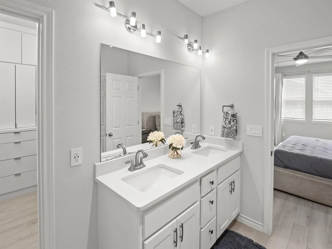 Photo of 353 Capstone RD