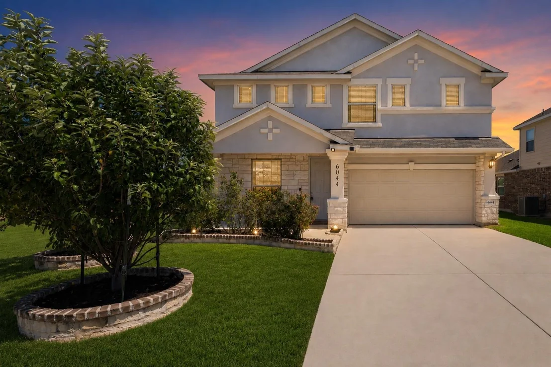 Photo of 6044 Genova PL