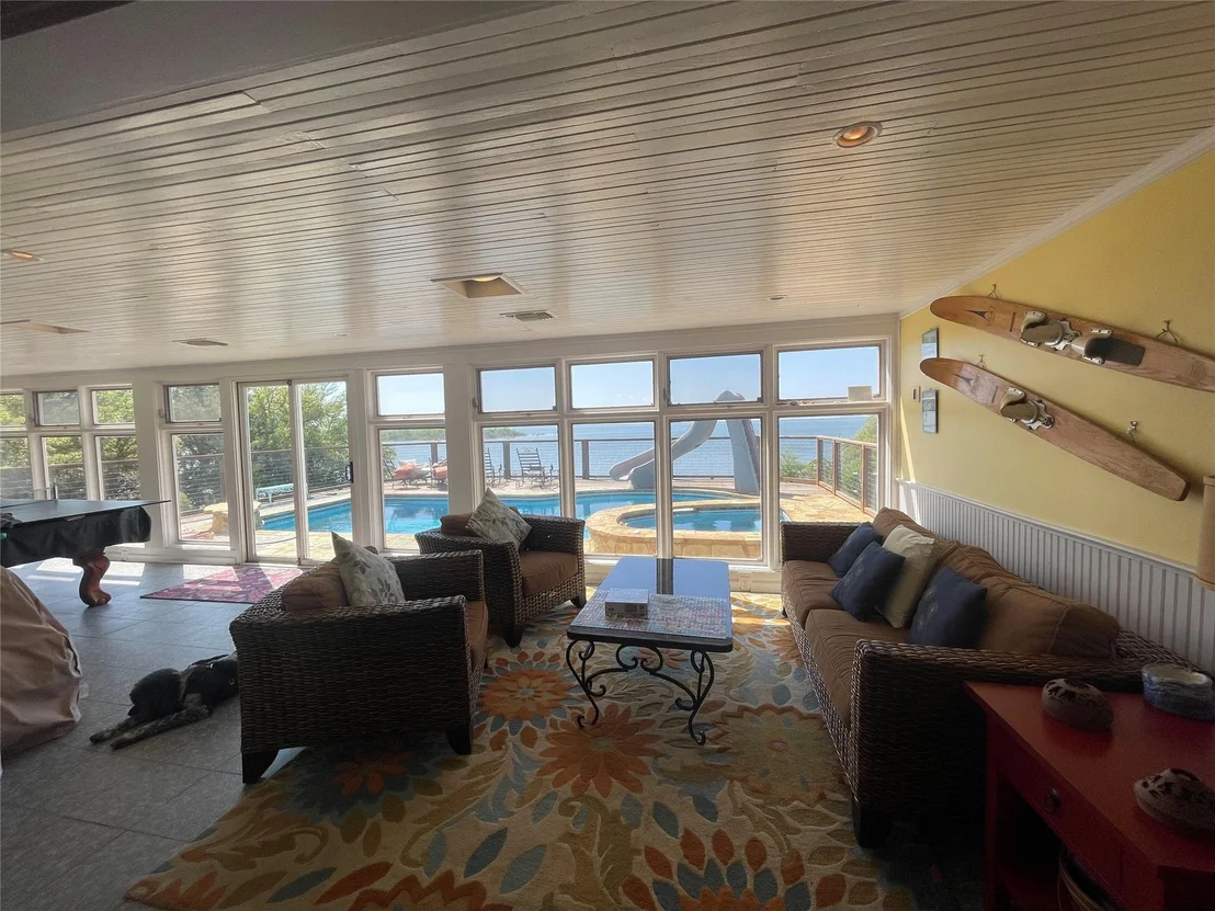 Photo of 138 Suzann LN
