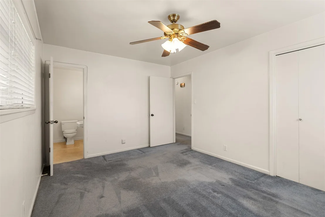 Photo of 305 Shannon LN