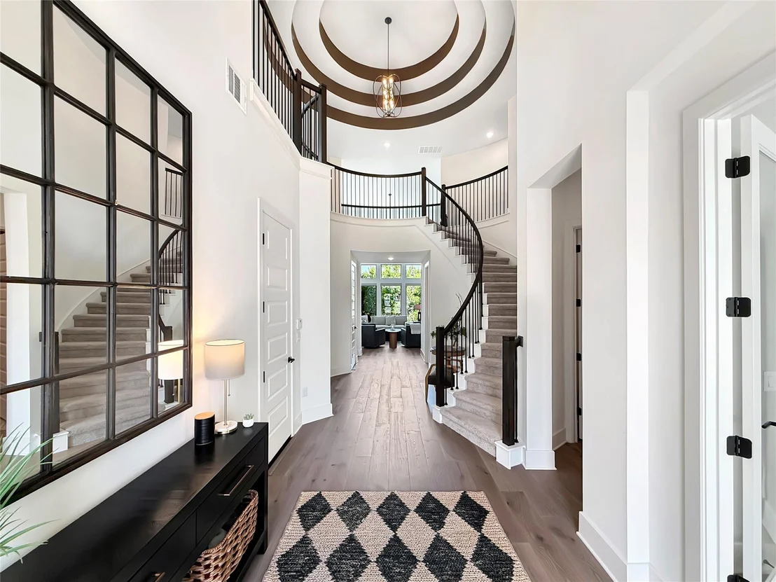 Photo of 721 Rawson BND