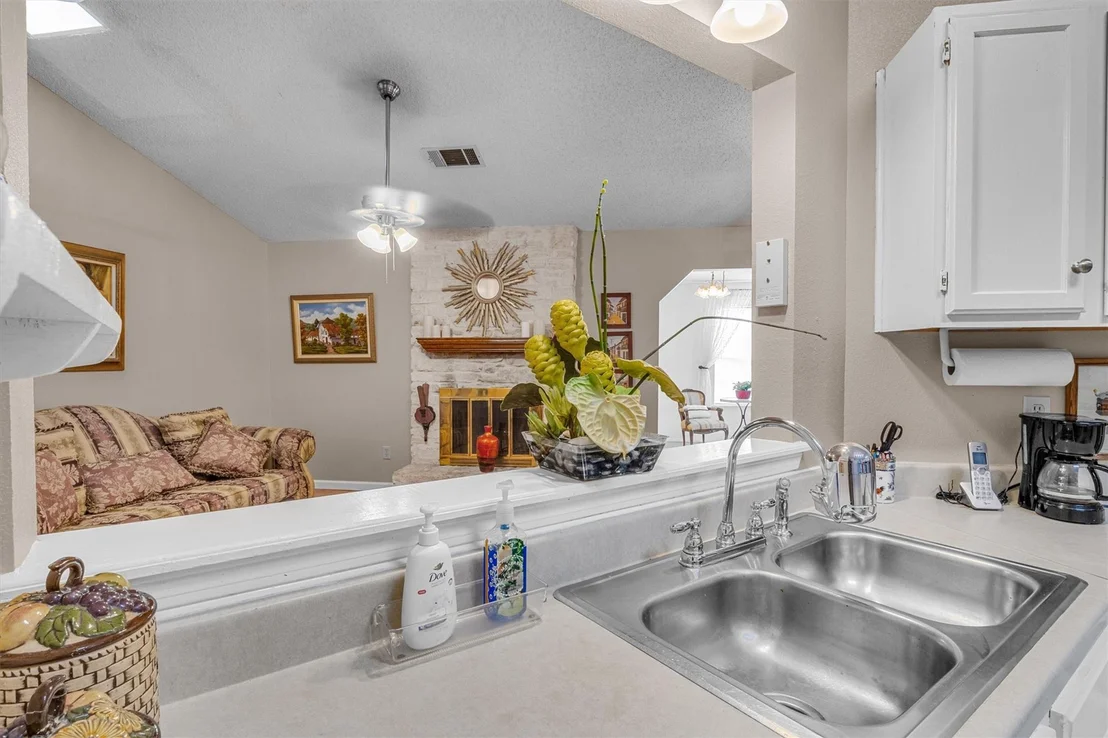 Photo of 1701 Laurel PATH