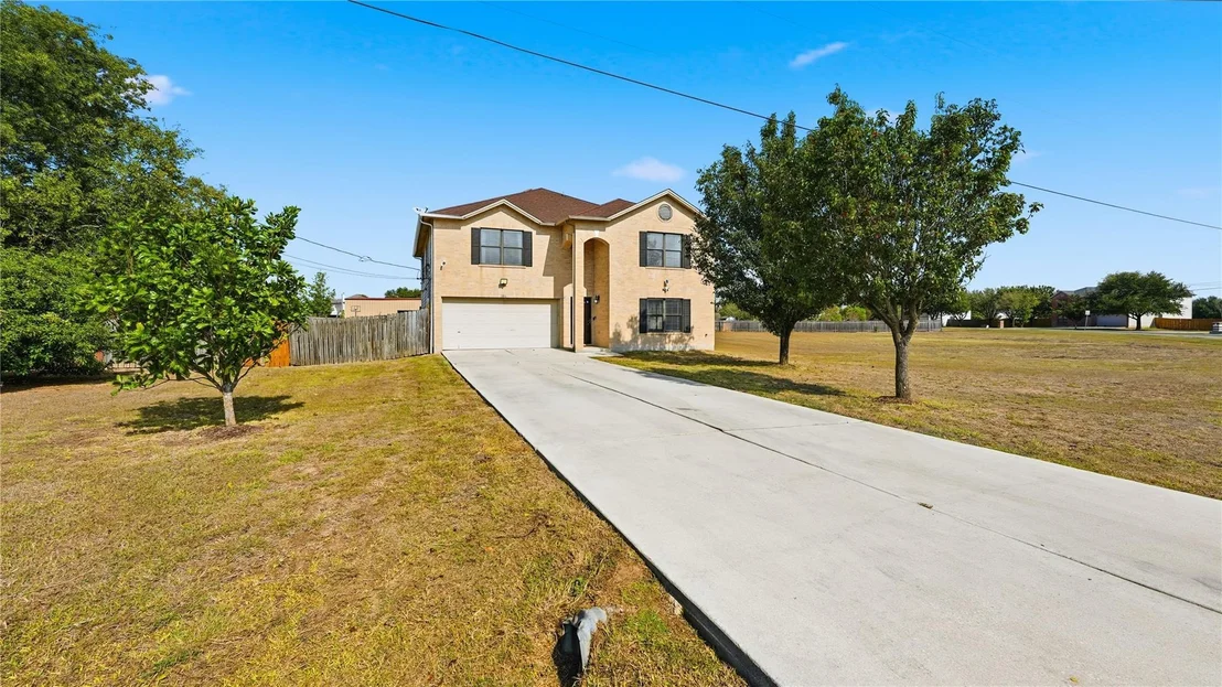 Photo of 585 Siebert DR