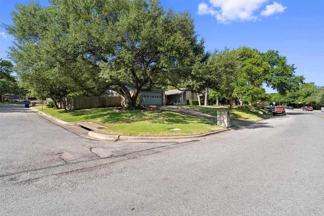 Photo of 2301 Barton Hills DR