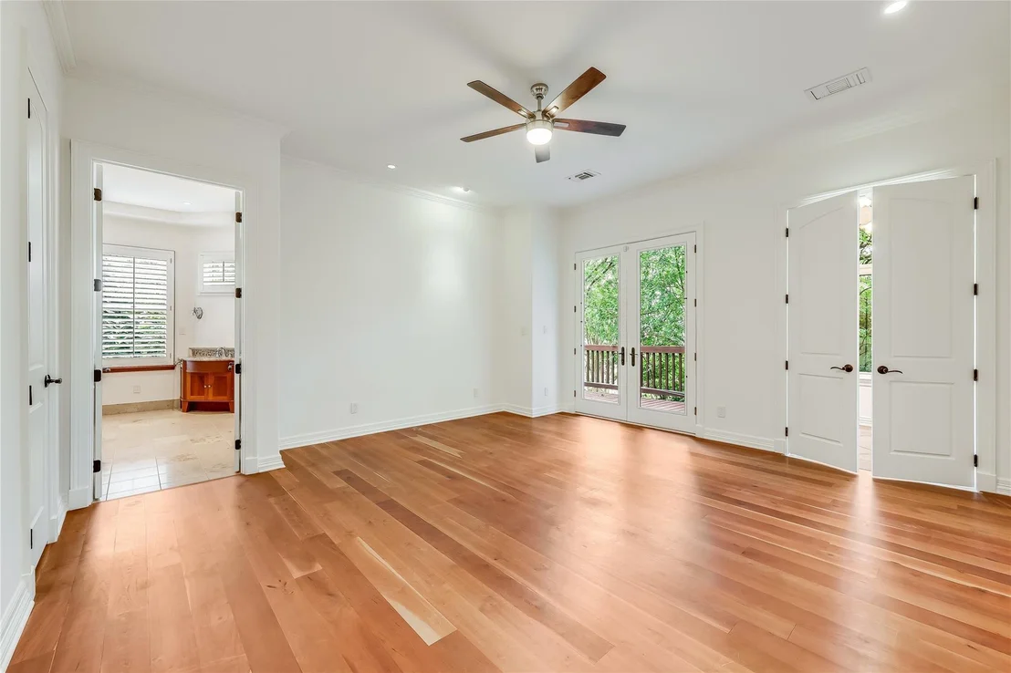 Photo of Unit 33 at 2800 Waymaker WAY