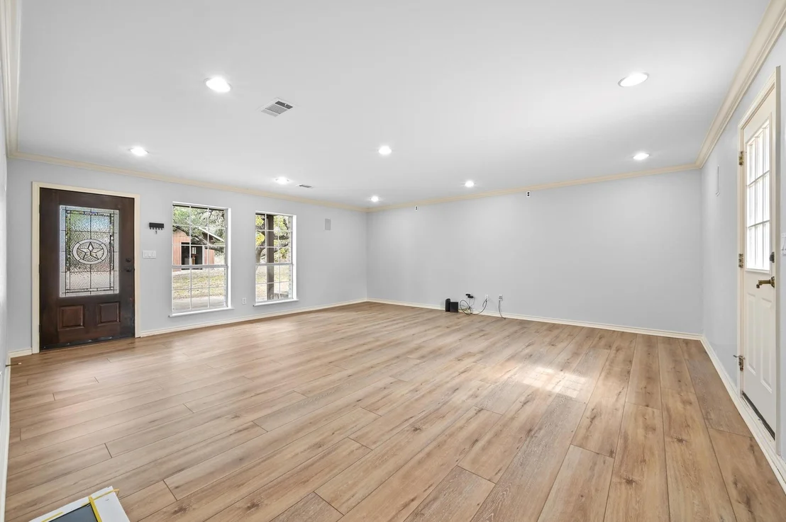 Photo of 140 Barton Ranch CIR