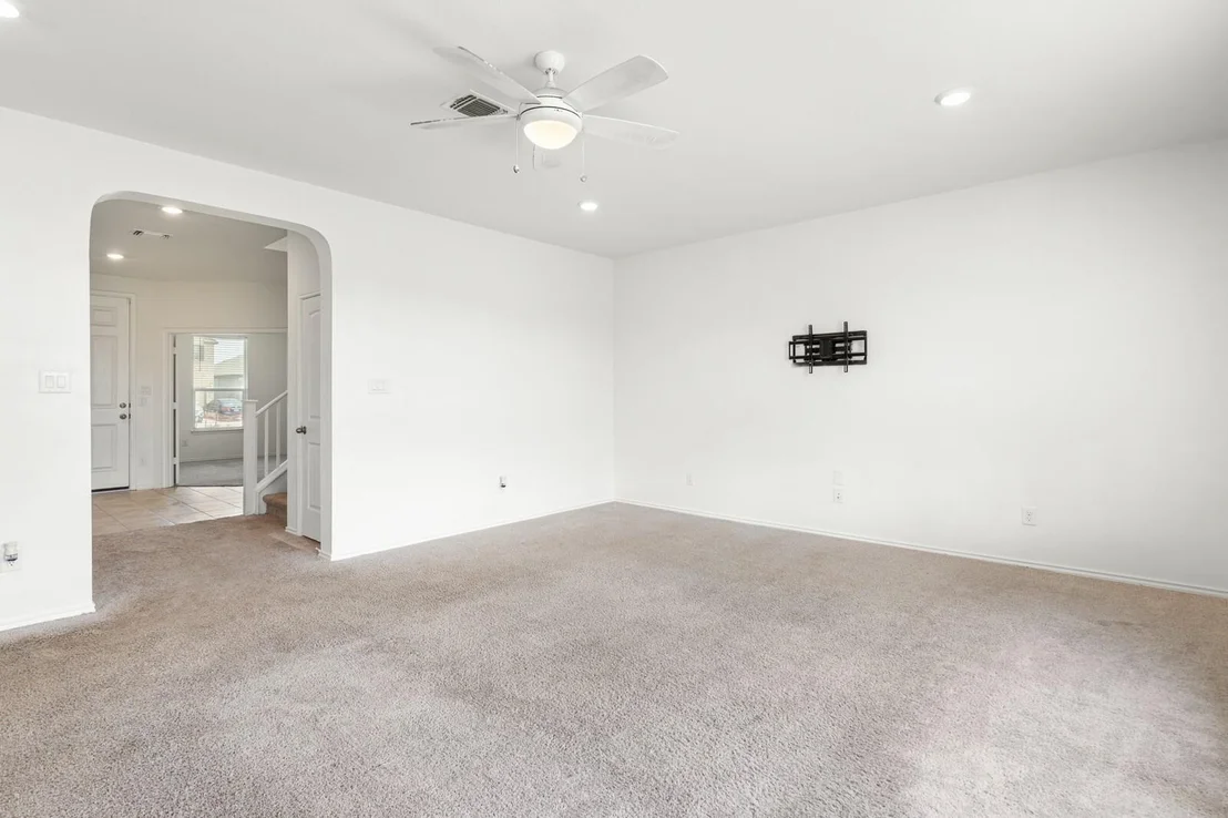 Photo of 1232 Adam LN