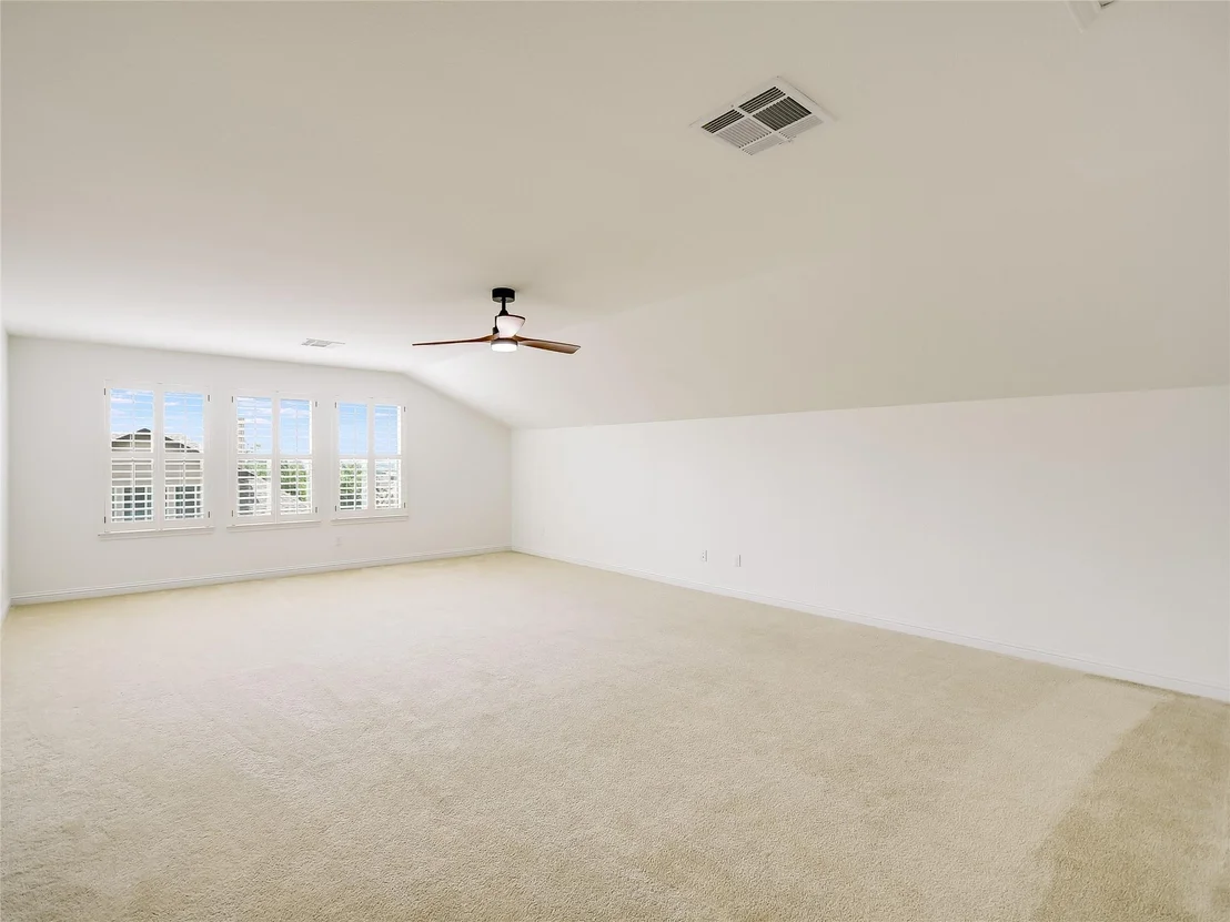 Photo of 15701 Sayan CV