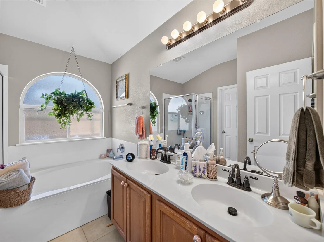 Photo of 427 Buckingham DR