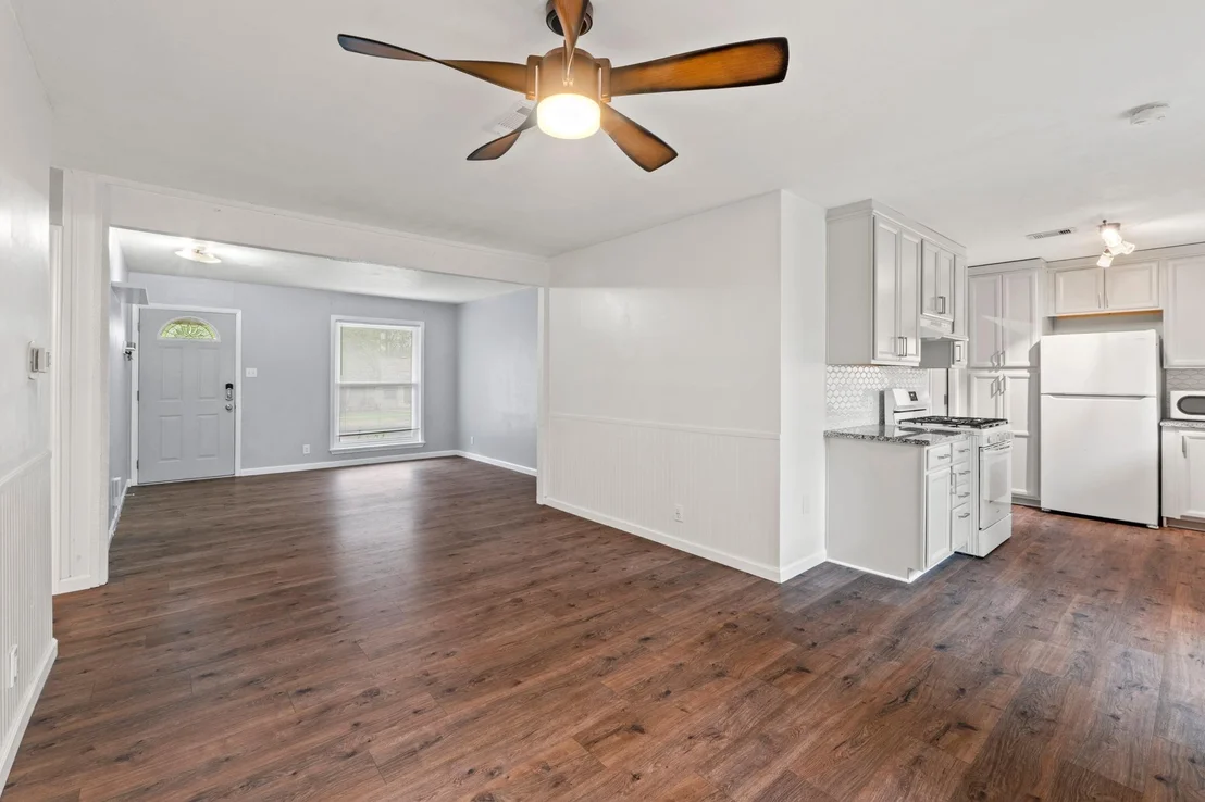 Photo of 5811 Glenhollow PATH
