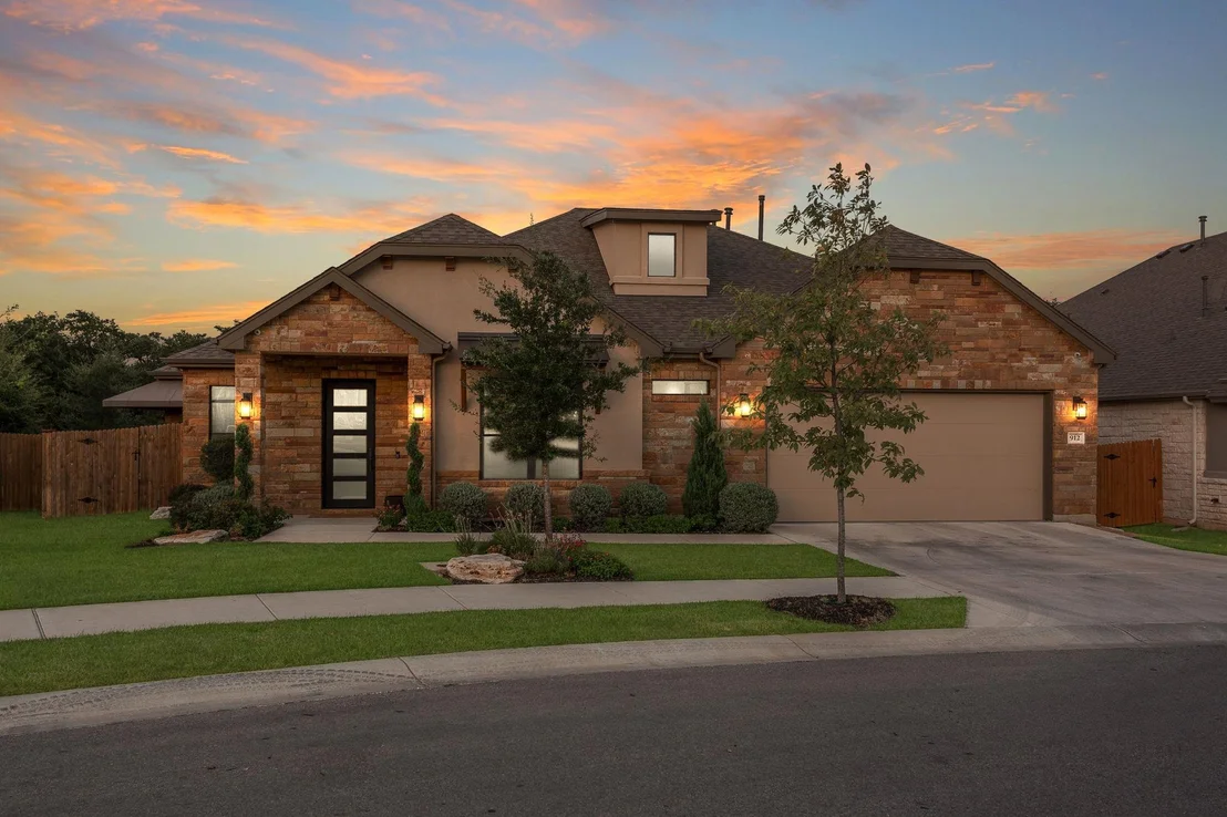 Photo of 912 Naranjo DR