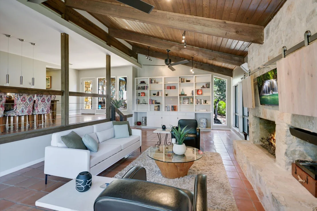 Photo of 1004 Castle Ridge RD