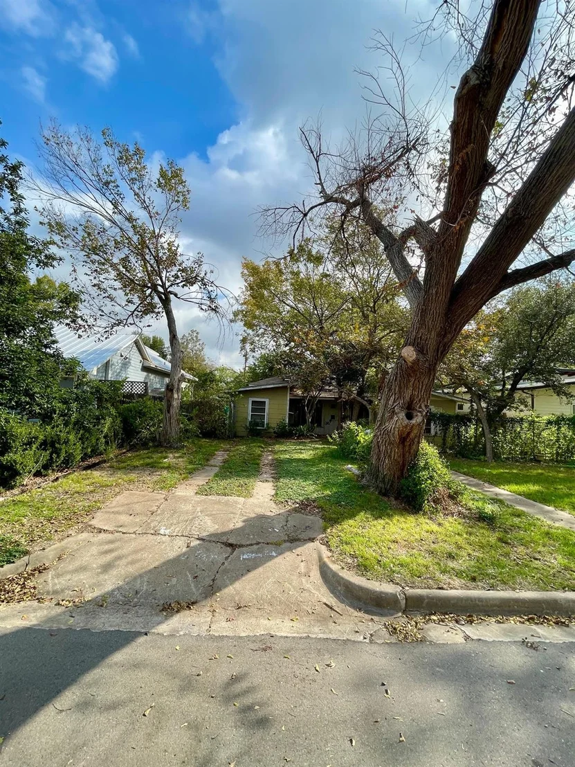 Photo of 4901 W Park DR