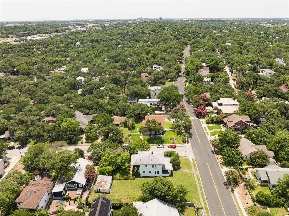 Photo of 1109 Travis Height BLVD