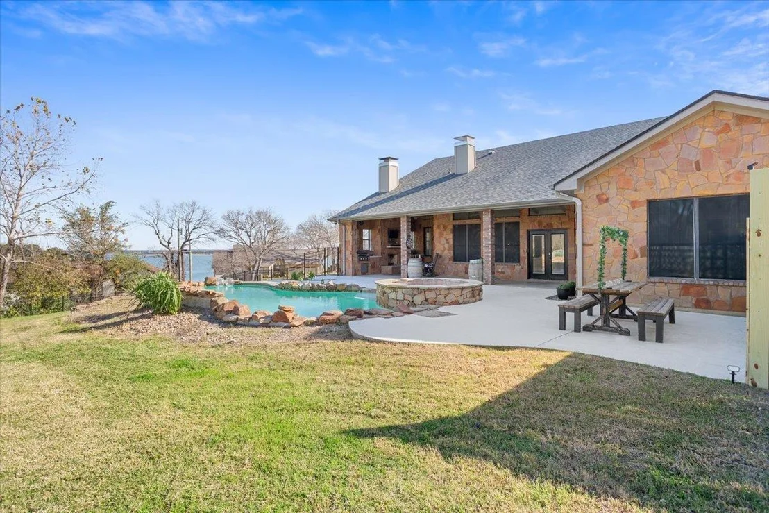 Photo of 3426 Summit CIR