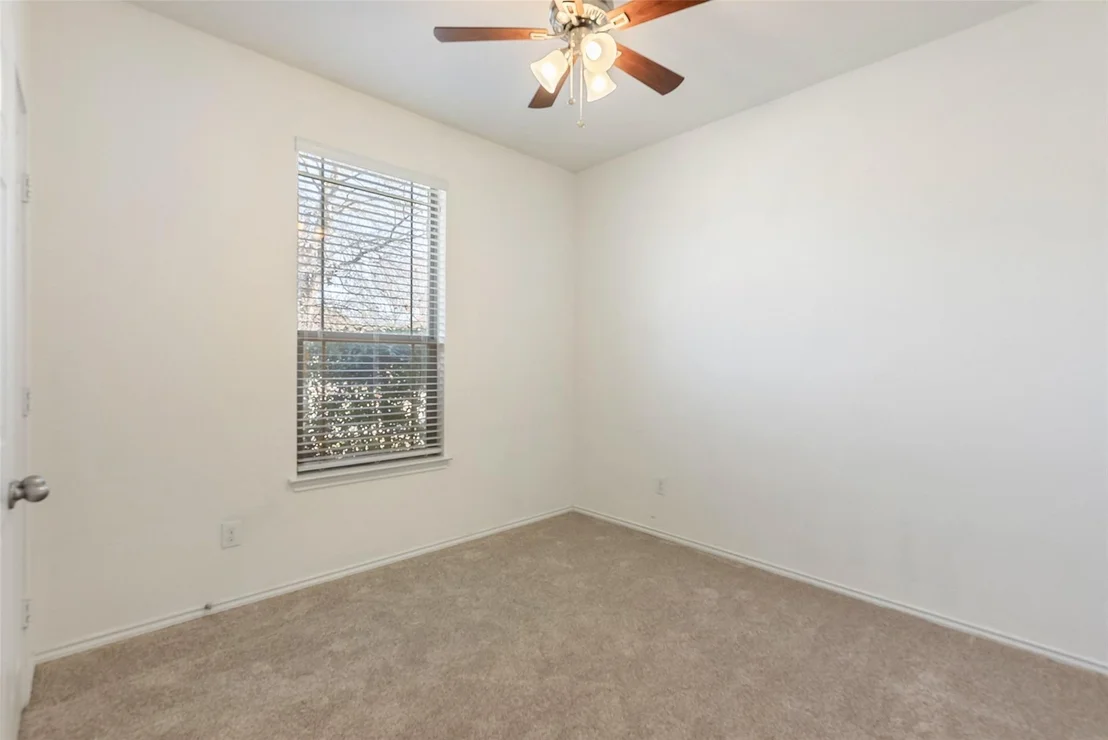 Photo of 913 Oatmeal DR