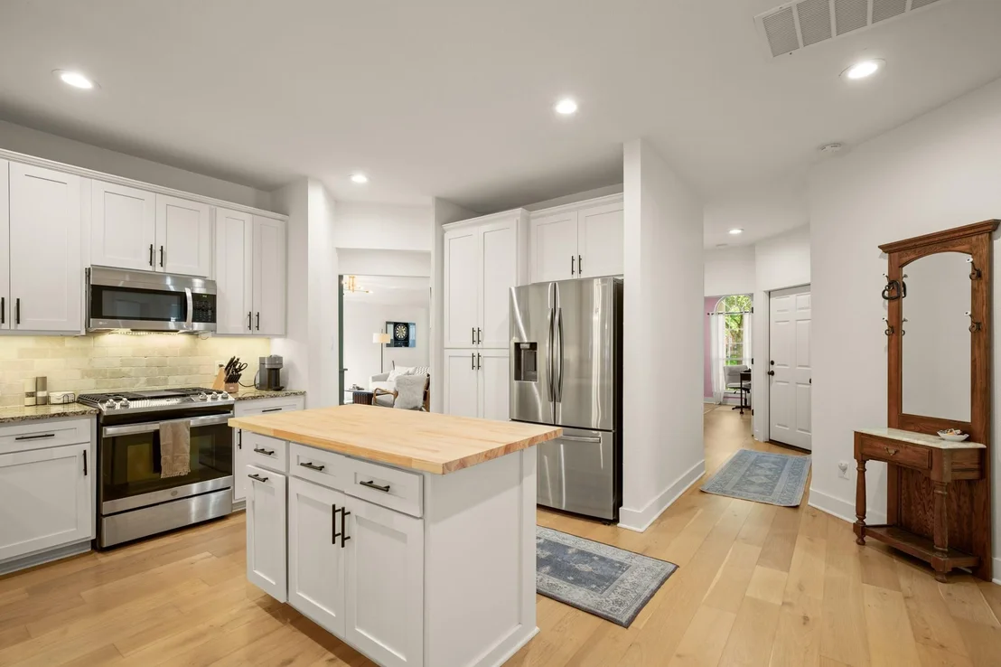 Photo of 3400 Lynnbrook DR