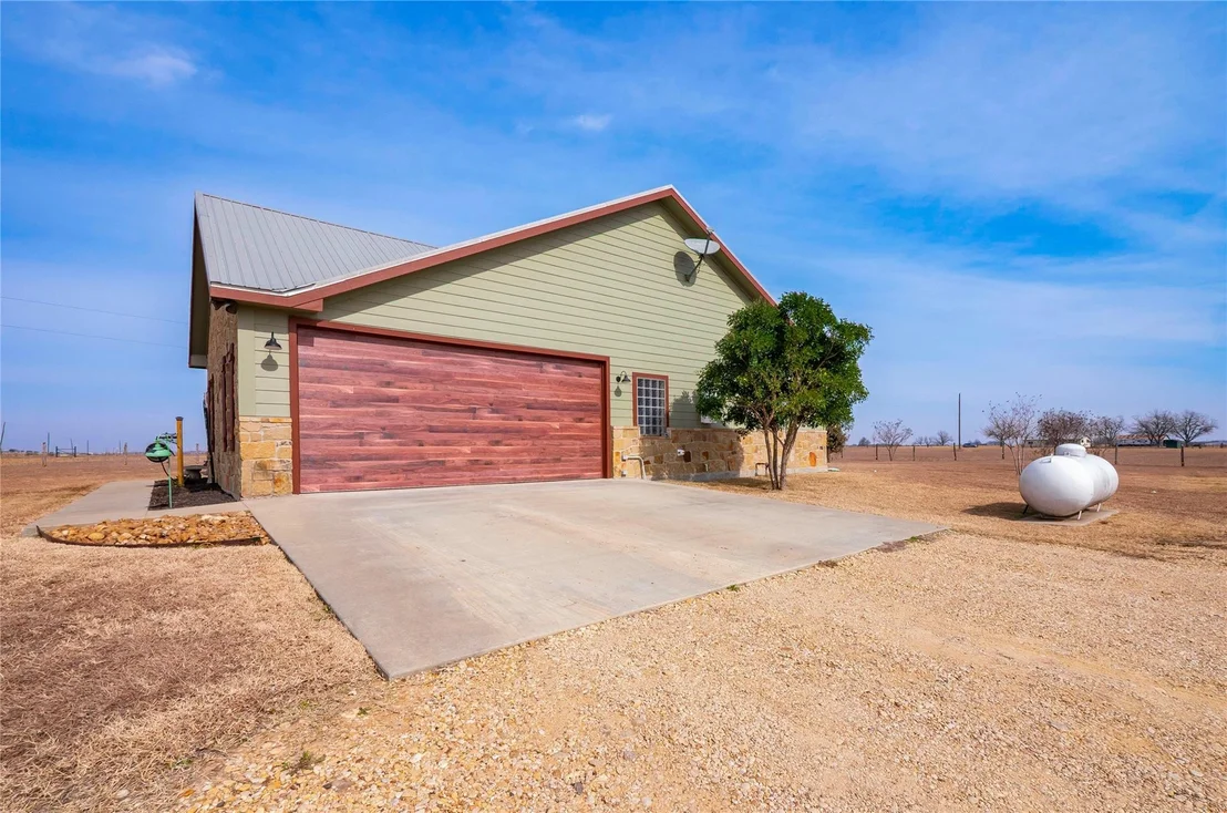 Photo of 877 County Road 455