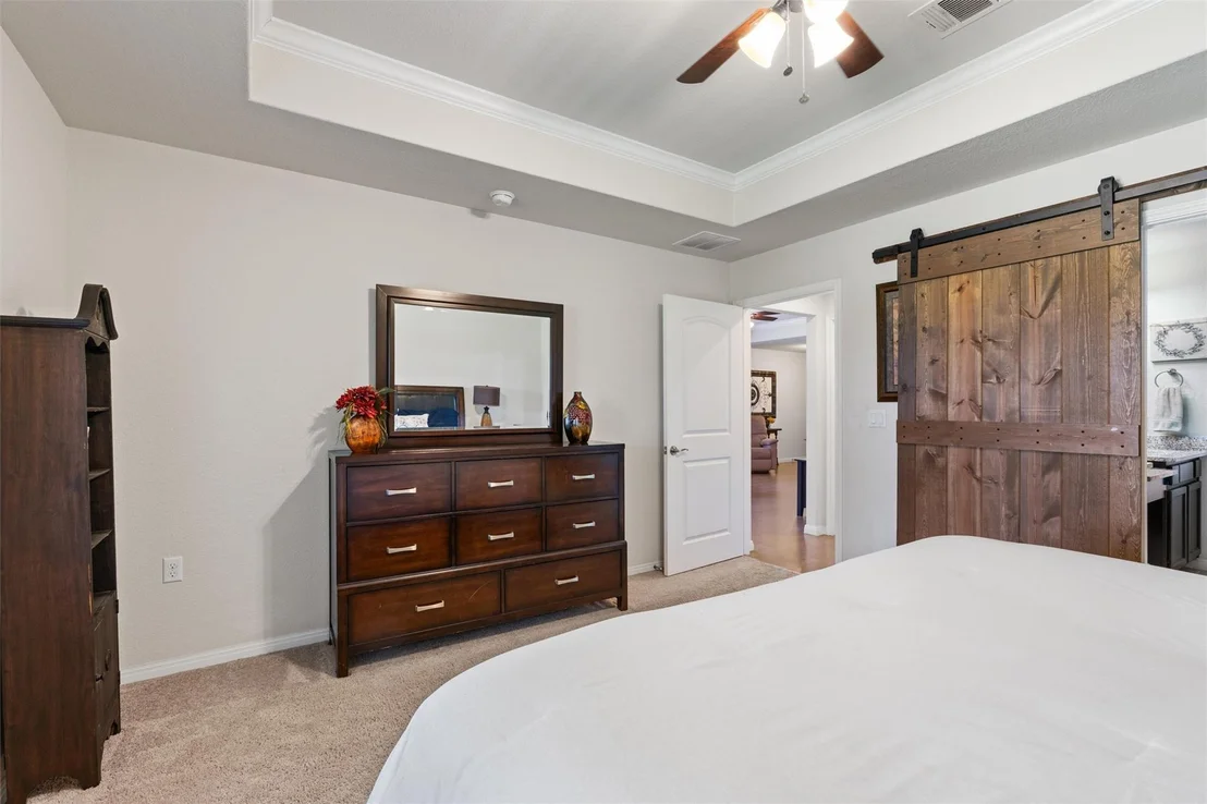 Photo of 110 Hobby ST