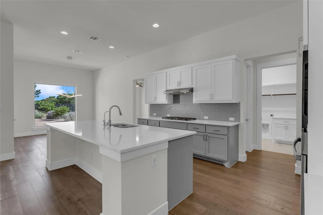 Photo of 2140 Carpenter LOOP