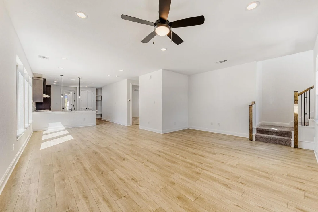 Photo of 175 International ST