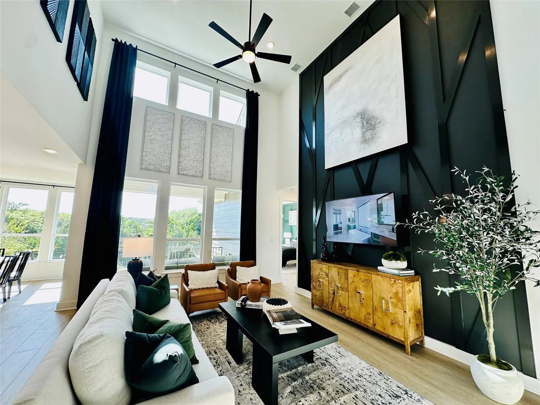 Photo of 1603 Headwaters BLVD