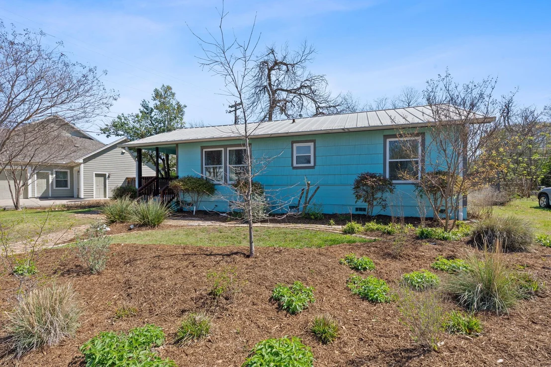 Photo of 5807 Link Ave