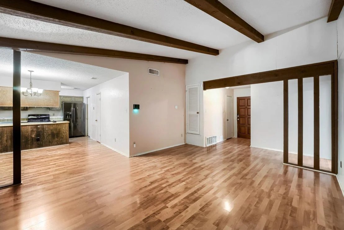 Photo of 5107 Suburban DR
