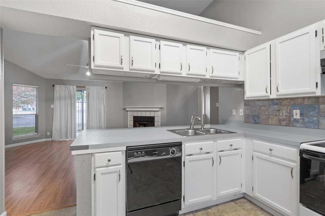 Photo of 1609 Parkwood DR