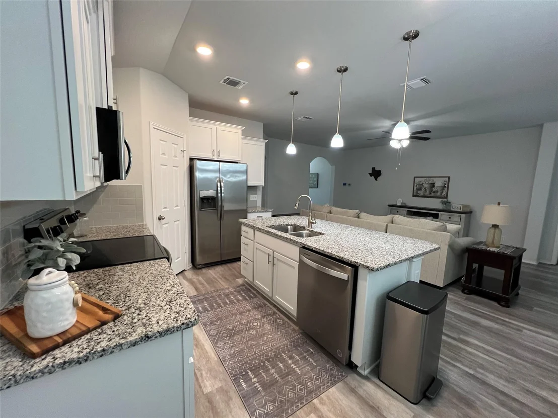 Photo of 212 Bainbridge DR