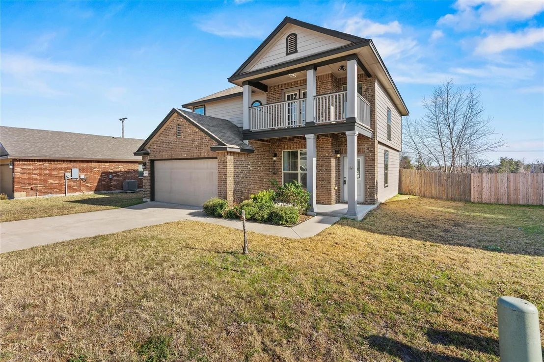 Photo of 100 Serpentine LN