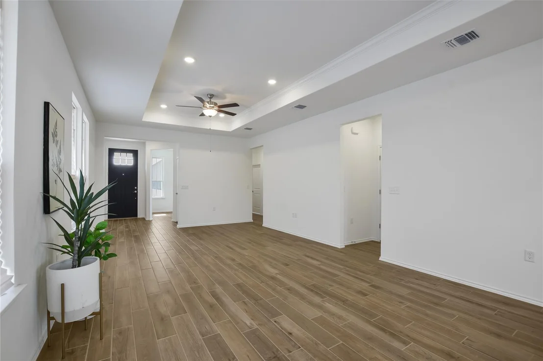 Photo of 103 Cross Bar ST