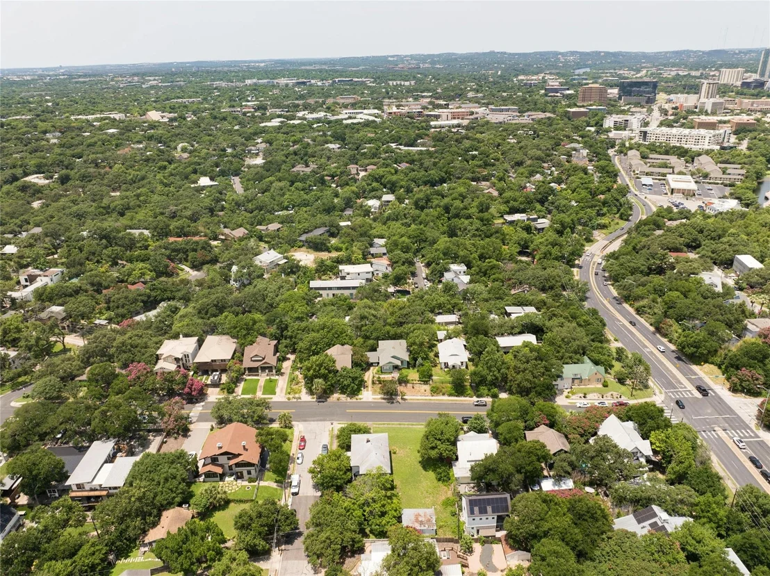 Photo of 1109 Travis Height BLVD
