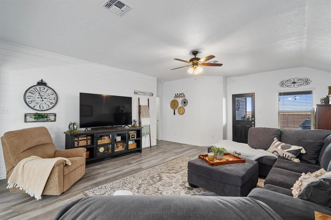 Photo of 138 Beth Ann LOOP