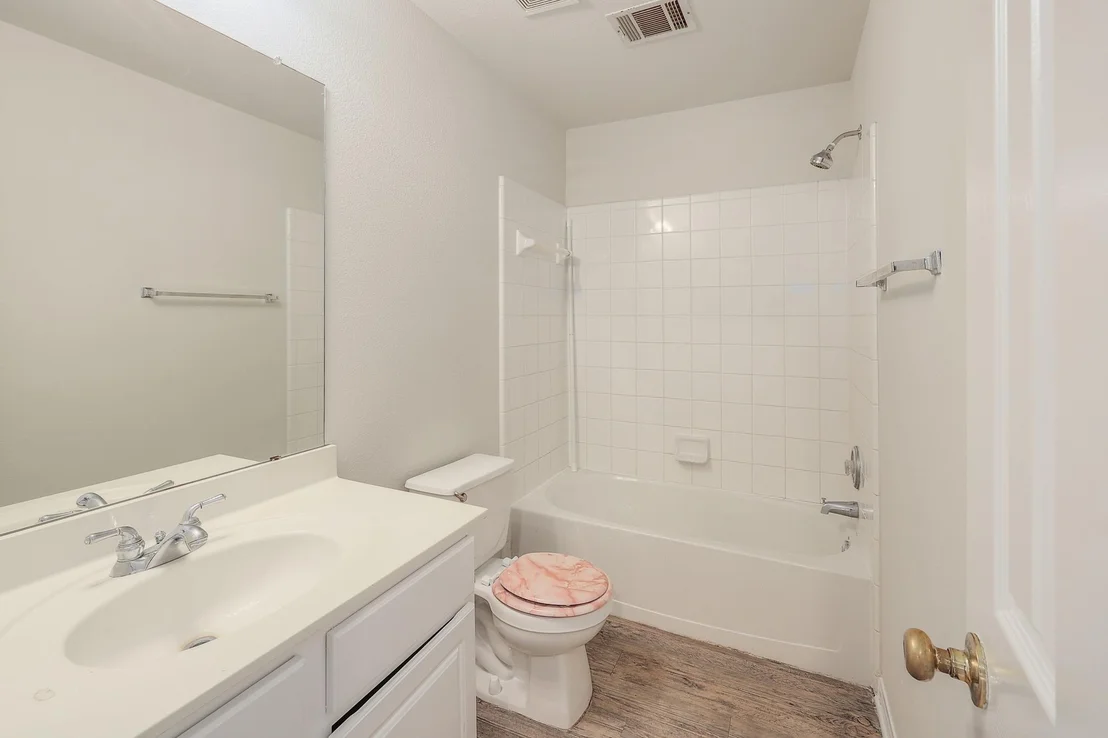 Photo of 102 Chandler Pointe LOOP
