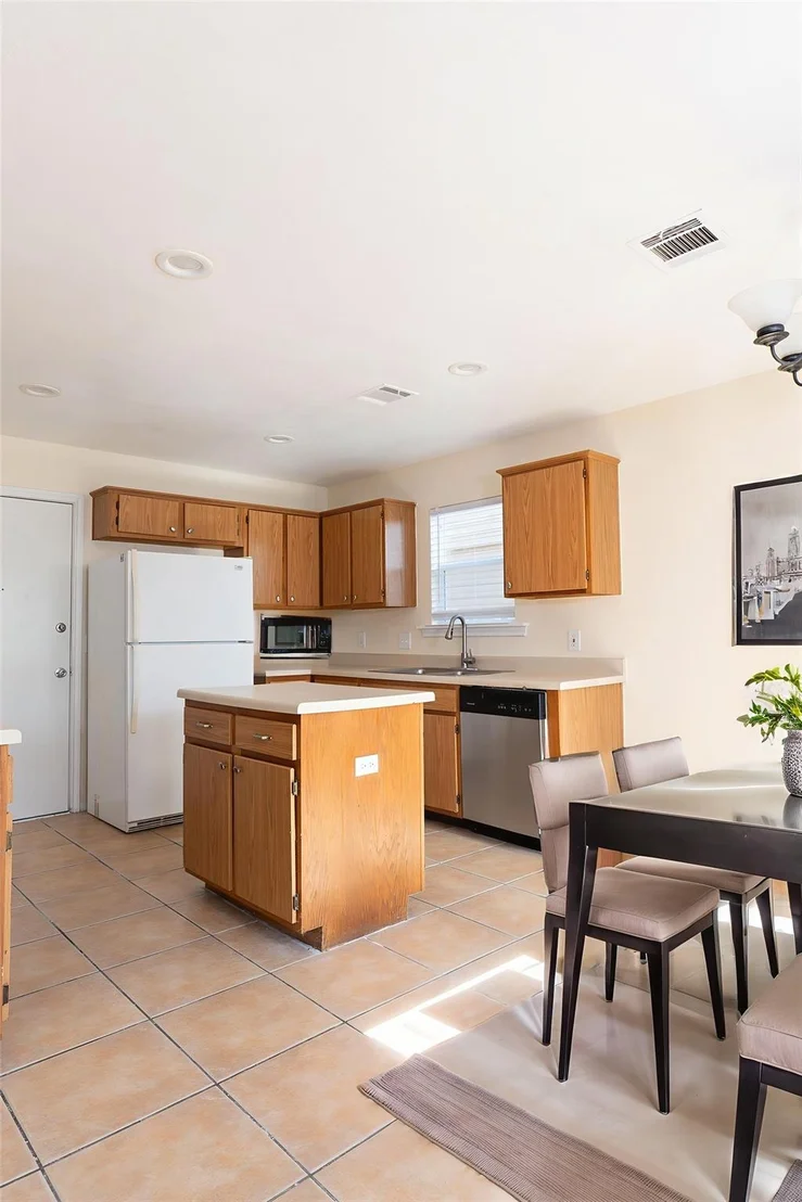 Photo of 1705 Sylvia LN